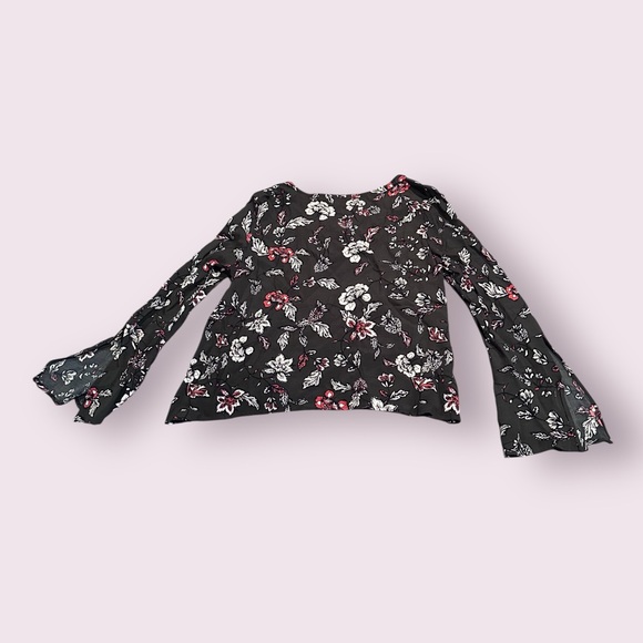 Women's cupcakes & cashmere Dark Gray Floral Blouse Tie And Sleeve Detail Medium - Picture 10 of 15